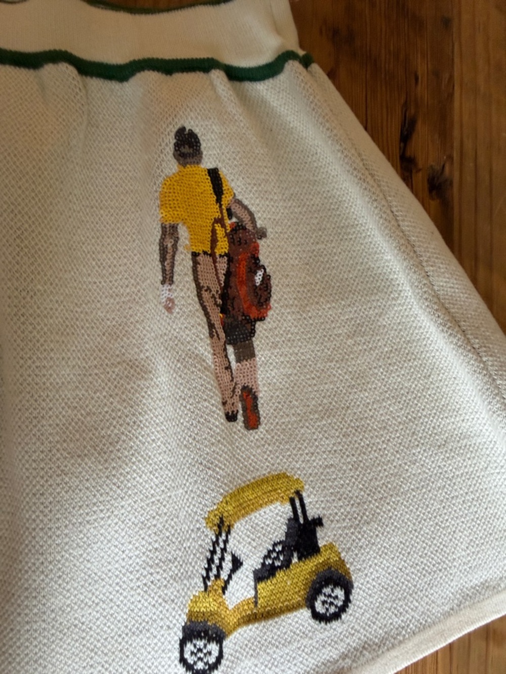Knit Golf themed mini skirt - Picture 5 of 9